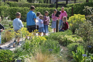 GROUPE ENFANT-®JARDIN5SENS YVOIRE.JPG