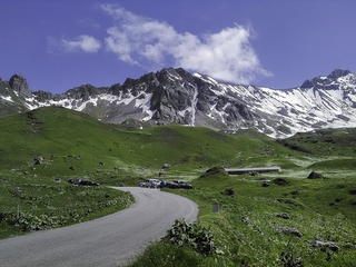 Route en direction du cornet de Roselend