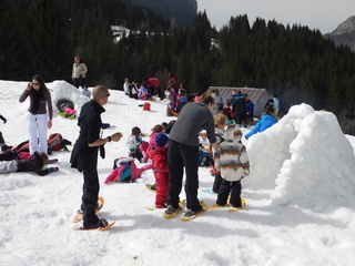 Construction igloos, classe de découvertes, classe de neige,  colonie de vacances, séjour ski