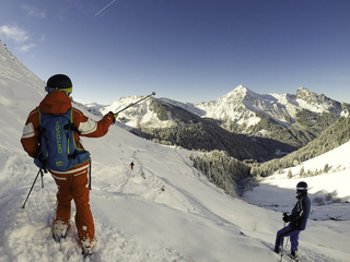 Ski hors piste avec moniteur dans la vallée de la Manche sur Morzine